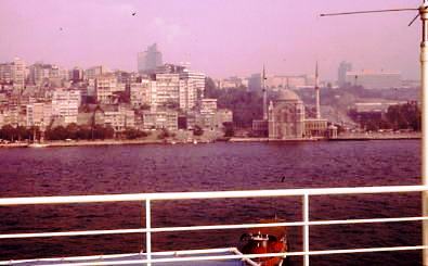 Fahrt auf dem Bosporus, kurz vor Istanbul Hpst.der Trkei