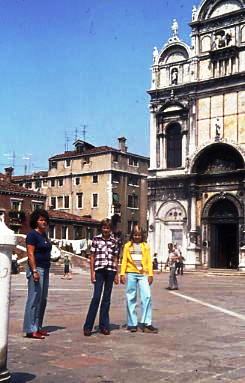 Vor uns der Capanile  -  Venedig