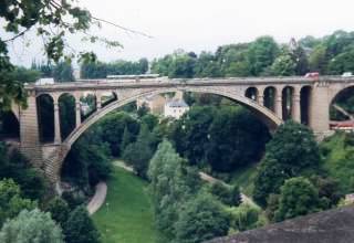 L' Alzette pittoresque au Grund.